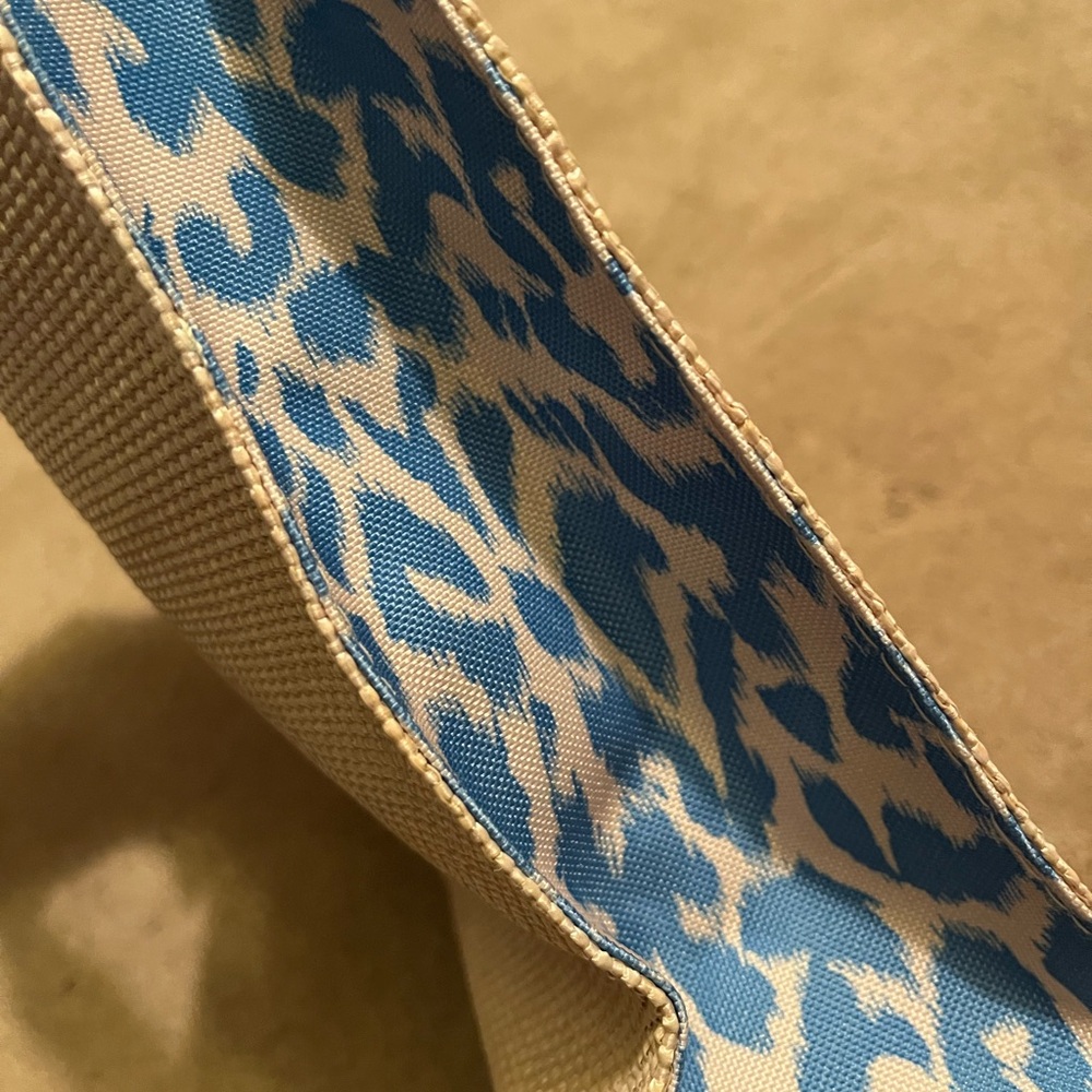 Estée Lauder Stylish Blue and Cream Tote Bag Set, New, Never Used - Picture 4 of 7